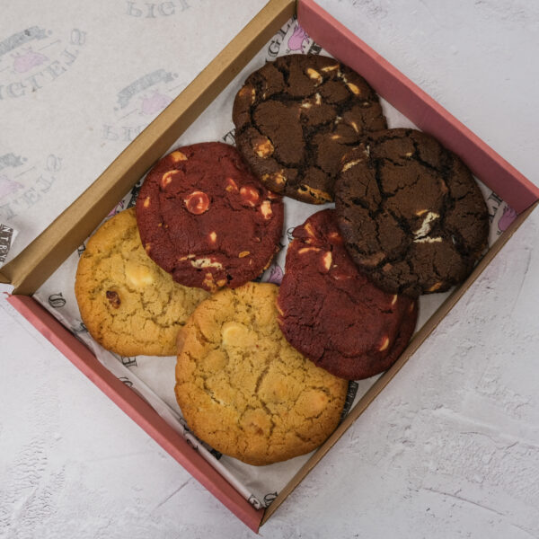 Six cookies in a box